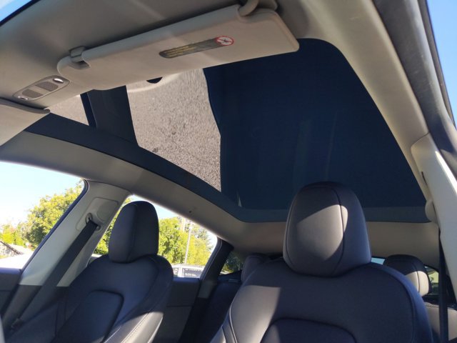 Used 2025 Tesla Model Y Long Range RWD image 14