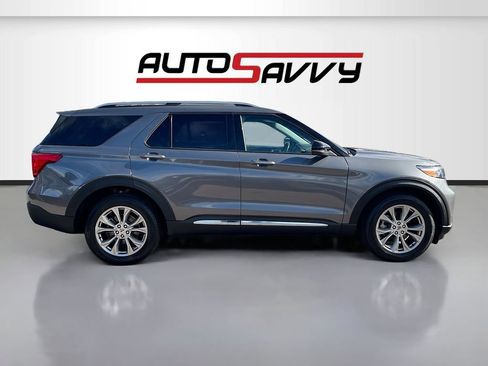Used 2022 Ford Explorer Limited w/ Equipment Group 301A image 8