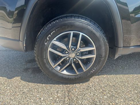 Used 2018 Jeep Grand Cherokee Limited AWD/4WD image 14