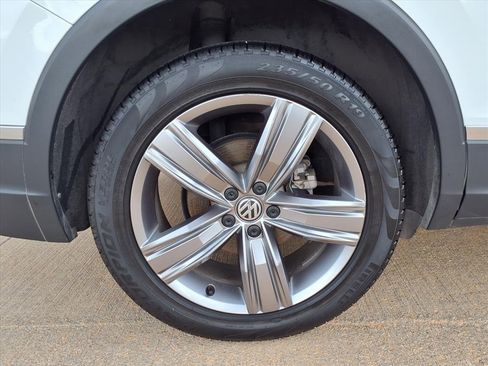 Used 2021 Volkswagen Tiguan SEL image 23
