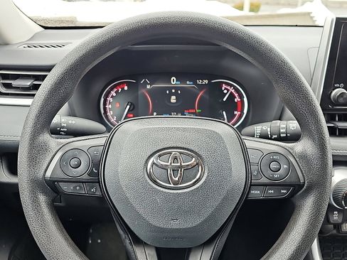Used 2024 Toyota RAV4 XLE image 19