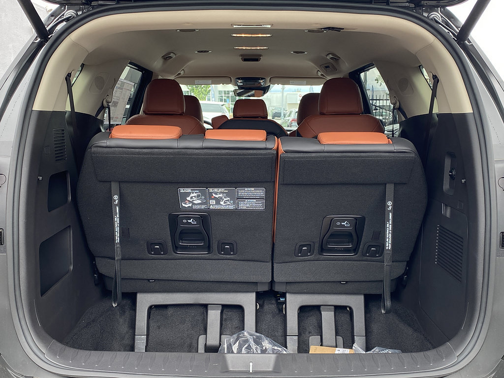 New 2026 Kia Carnival EX FWD image 23