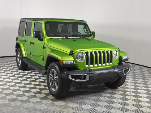 Used 2018 Jeep Wrangler Unlimited Sahara AWD/4WD image 3