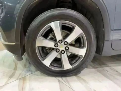 Used 2021 Chevrolet Traverse LT w/ LT Premium Package image 39