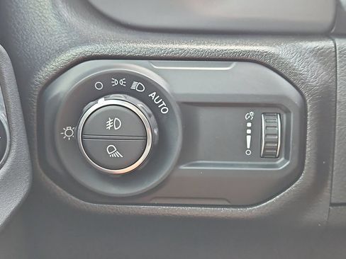 Used 2023 Jeep Gladiator Sport AWD/4WD image 26