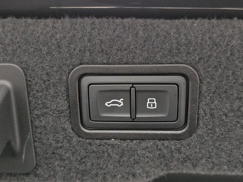 Used 2021 Audi A8 L 3.0T w/ Executive Plus Package AWD/4WD image 23