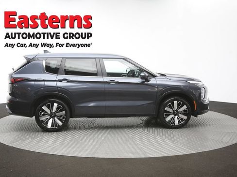 Used 2025 Mitsubishi Outlander SE AWD/4WD image 45