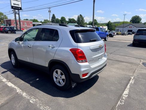 Used 2019 Chevrolet Trax LT w/ LT Convenience Package AWD/4WD image 7