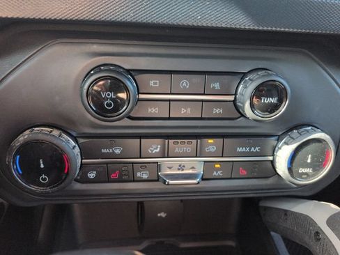 Certified 2022 Ford Bronco Outer Banks w/ Sasquatch Package AWD/4WD image 40