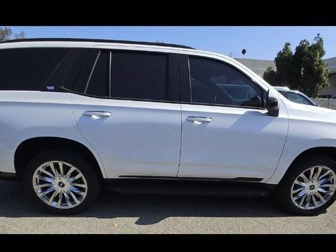 Used 2024 Cadillac Escalade Premium Luxury AWD/4WD image 5