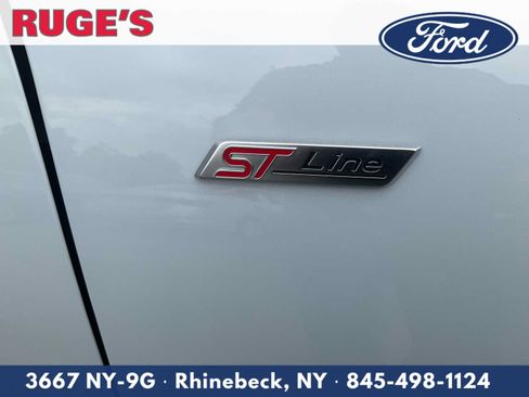 Certified 2025 Ford Escape ST-Line Select AWD/4WD image 10