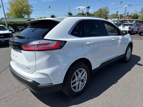 Certified 2023 Ford Edge SEL w/ Convenience Package AWD/4WD image 4