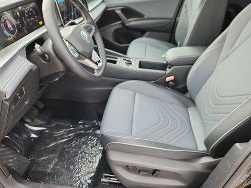 New 2026 Volkswagen Tiguan SE image 7