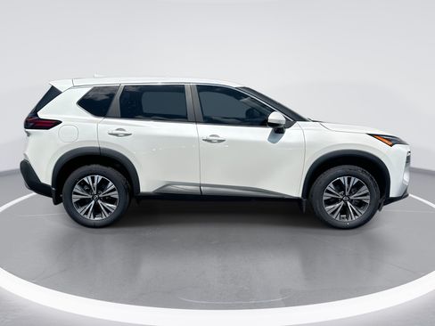 Used 2023 Nissan Rogue SV FWD image 3