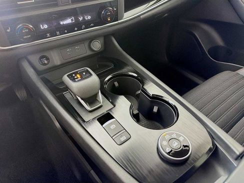 Certified 2025 Nissan Rogue SV AWD/4WD image 14