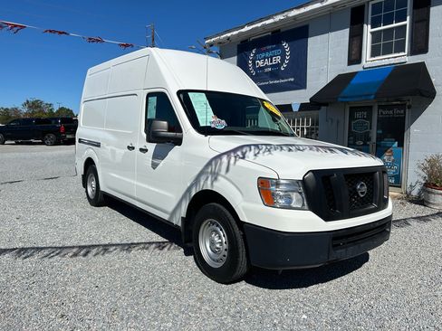 Used 2020 Nissan NV 2500 S image 7