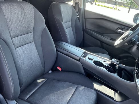 Used 2024 Nissan Rogue SV AWD/4WD image 17