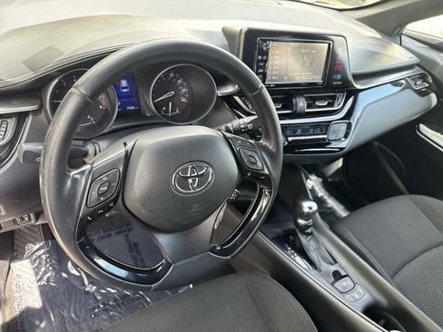 Used 2018 Toyota C-HR XLE FWD image 15
