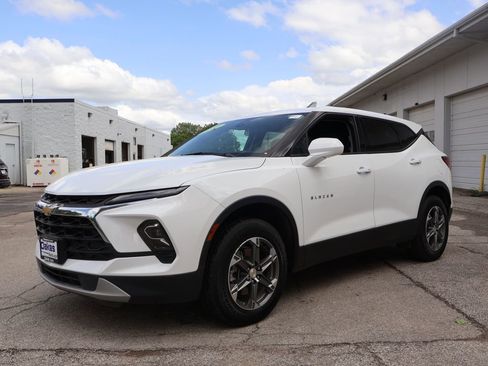 Used 2025 Chevrolet Blazer LT AWD/4WD image 4
