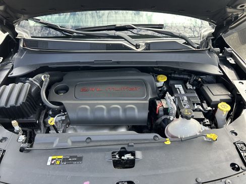 Used 2022 Jeep Compass Latitude w/ Sun and Sound Group AWD/4WD image 22