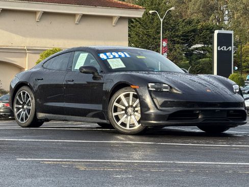 Used 2021 Porsche Taycan image 2
