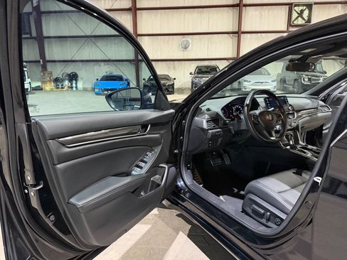 Used 2022 Honda Accord Sport image 12
