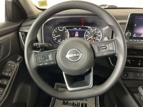 Used 2024 Nissan Rogue S AWD/4WD image 16