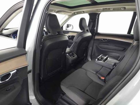 Certified 2025 Volvo XC90 B6 Plus image 34