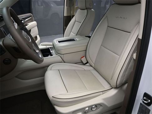 Used 2024 GMC Yukon Denali image 24