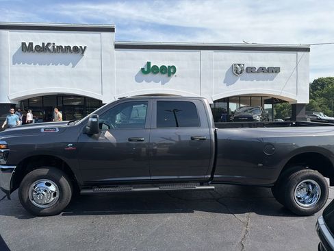 New 2026 RAM 3500 Tradesman AWD/4WD image 7