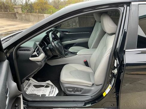 Used 2021 Toyota Camry SE FWD image 26