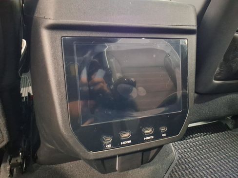 Used 2026 GMC Yukon Denali Ultimate AWD/4WD image 13