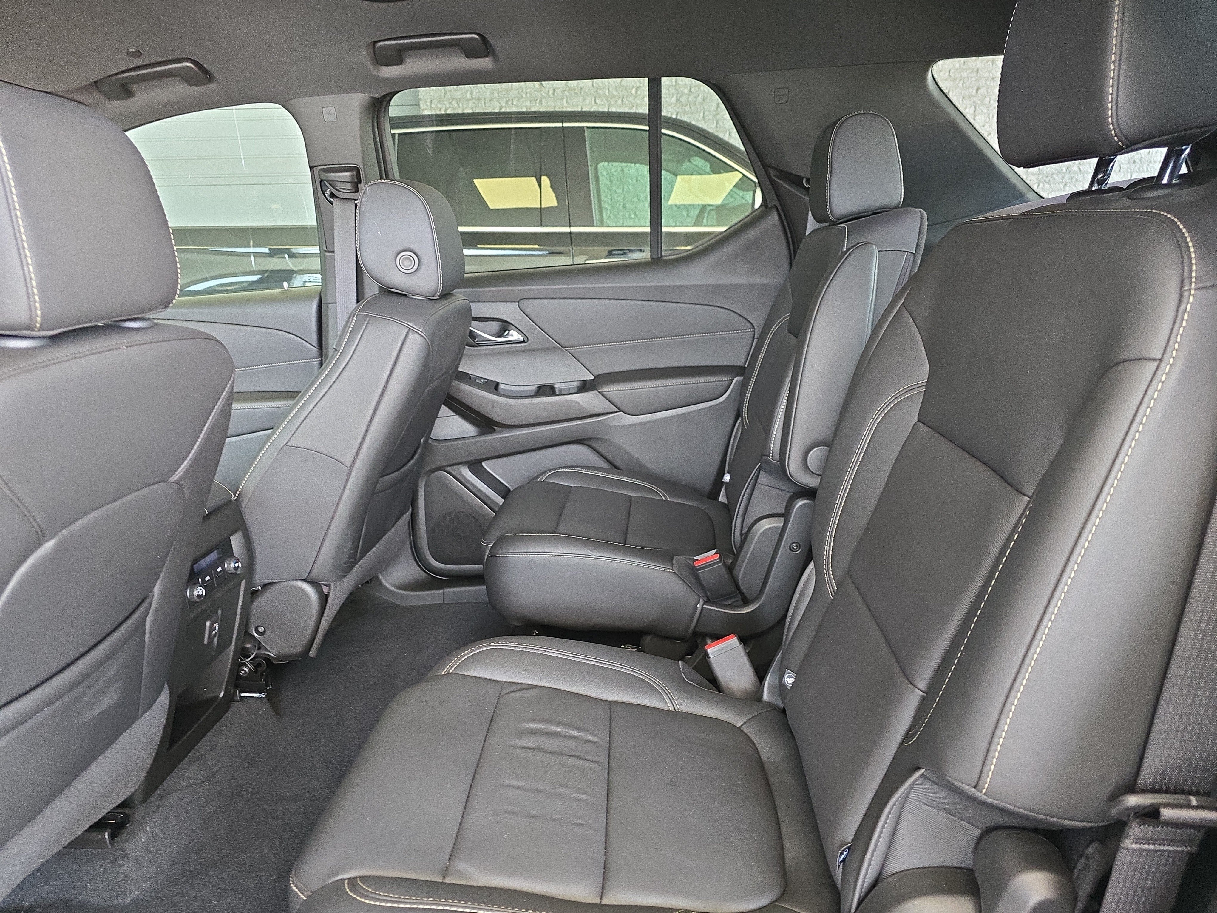 Used 2023 Chevrolet Traverse LT AWD/4WD image 12