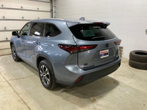 Used 2024 Toyota Highlander XLE image 17