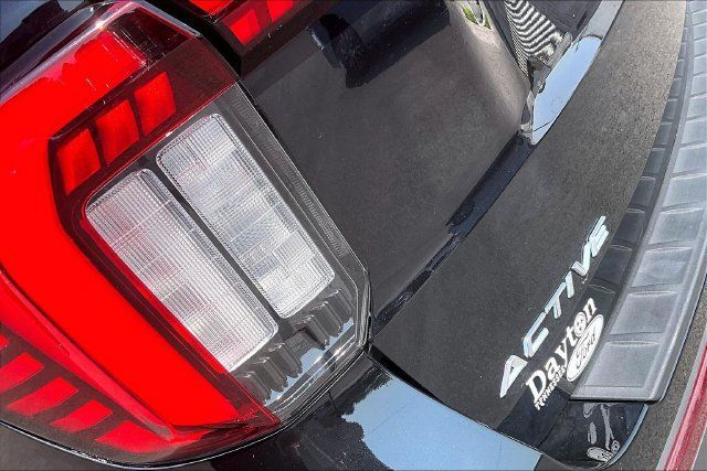 Used 2025 Ford Explorer Active AWD/4WD image 32