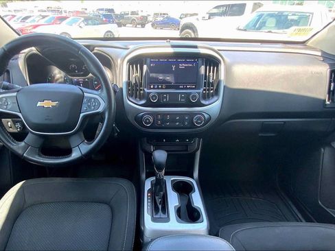 Used 2022 Chevrolet Colorado LT w/ LT Convenience Package AWD/4WD image 16