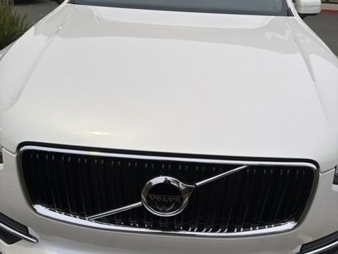 Used 2018 Volvo XC90 T6 Momentum w/ Convenience Package image 4