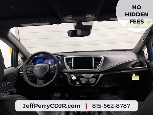 New 2026 Chrysler Pacifica Select w/ S Appearance Package FWD image 26
