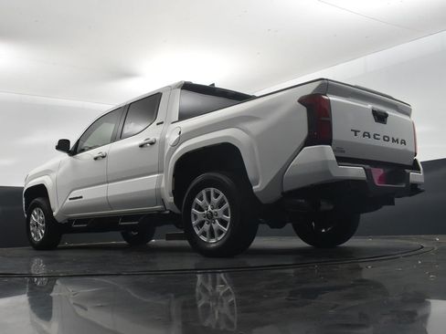 Used 2025 Toyota Tacoma SR5 RWD image 16