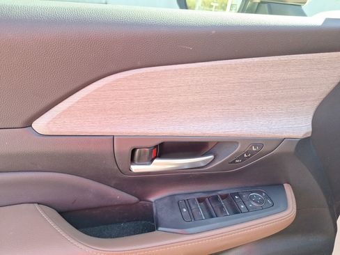 Used 2024 Toyota Grand Highlander Platinum image 17