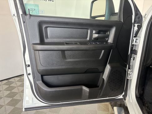 Used 2024 RAM 2500 Tradesman w/ Chrome Appearance Group image 7