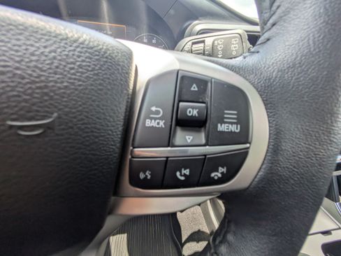 Used 2024 Ford Explorer XLT w/ Equipment Group 202A AWD/4WD image 27