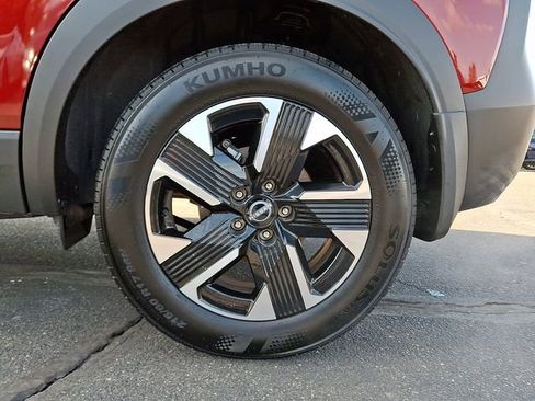 Certified 2025 Nissan Kicks SV image 10