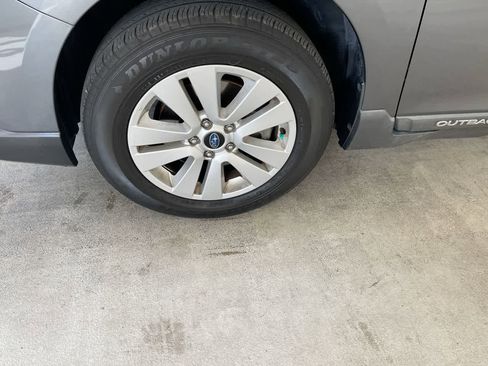 Used 2018 Subaru Outback 2.5i Premium AWD/4WD image 10
