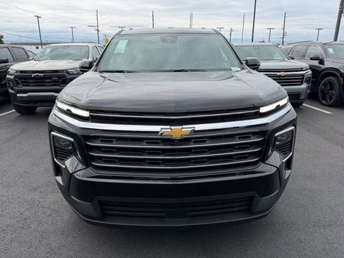 New 2026 Chevrolet Traverse LT w/ Sun and Wheel Package FWD image 2