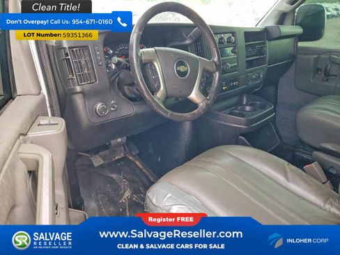 Used 2017 Chevrolet Express 2500 Extended RWD image 11