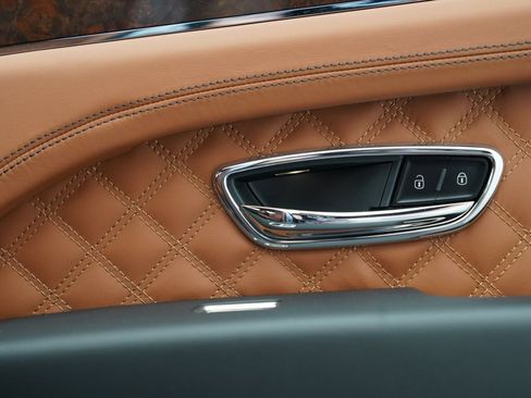 Used 2022 Bentley Bentayga Speed AWD/4WD image 46