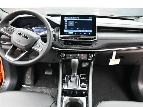 New 2026 Jeep Compass Latitude image 23