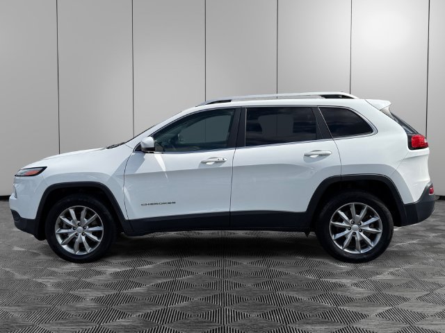 Used 2017 Jeep Cherokee Limited AWD/4WD image 2