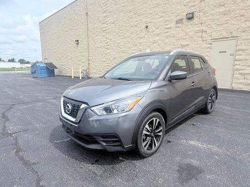 Used 2020 Nissan Kicks SV FWD image 1